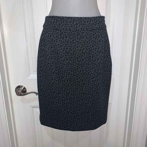 Tahari Black & Gray Animal Print Skirt NWOT - Picture 2 of 4